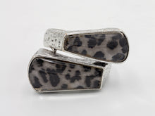 Load image into Gallery viewer, SILVER LEOPARD DOUBLE-CROSS BRACELET
